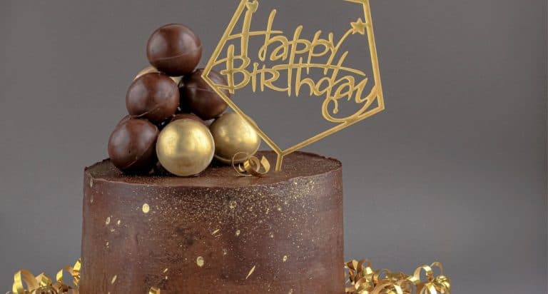 шоколадный торт на день рождения
