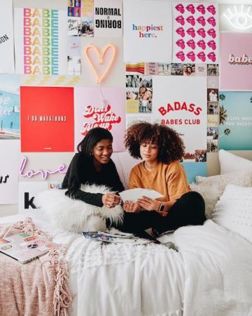 16Th Birthday Gifts For Her - Personalised 16th Birthday Gift For Girls Chatterbox Walls : When approaching this age, most teenagers feel the need for independence, and that bracelet gives it all.