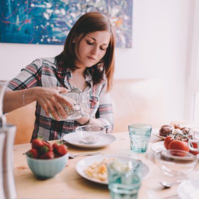 teen eating breakfast