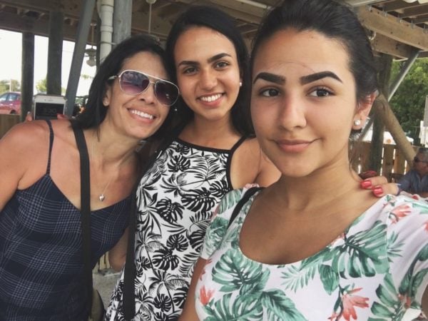 teen daughters and mom 