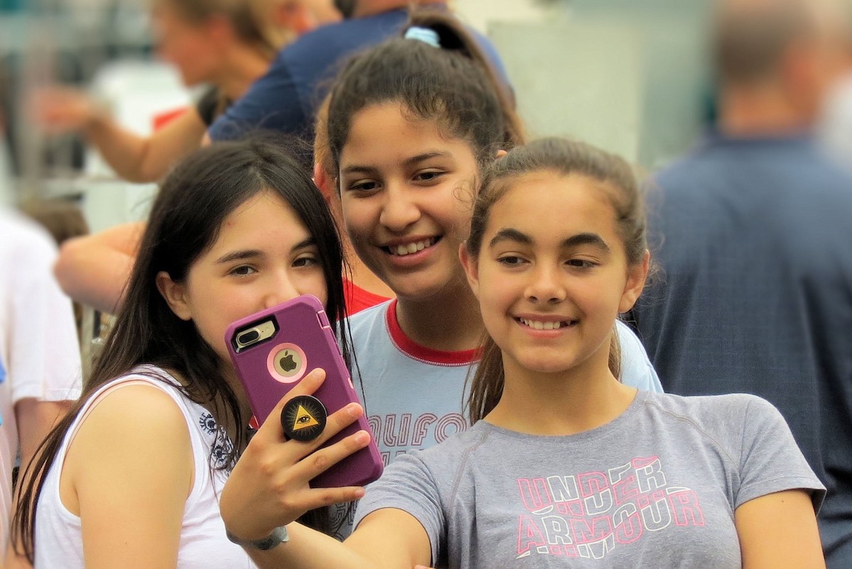 What Moms Need to Tell Middle School Girls About Friendship