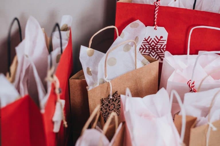 40 Inexpensive Christmas Gifts Teens Can Give Their Friends and Family