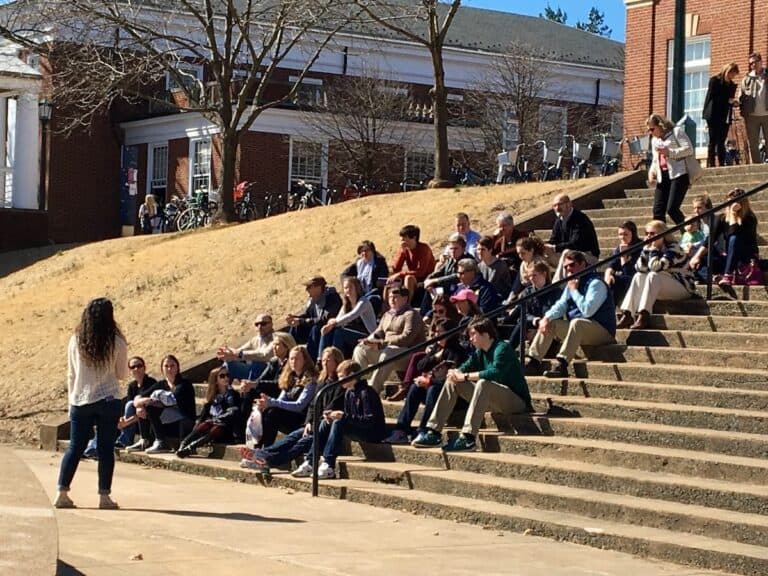 20 Things That Make A College Campus Tour Great