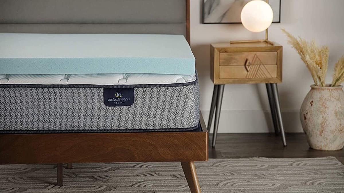 This Is The Absolute Best Twin XL Mattress Topper for Your Dorm Room - By  Sophia Lee