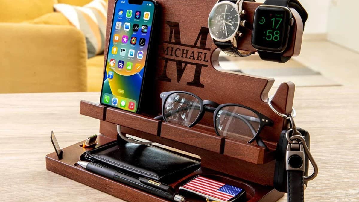 Personalized Charging Stand 